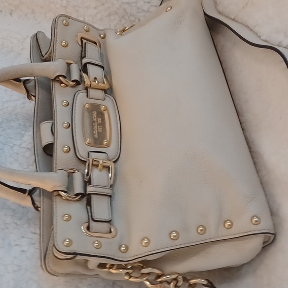Michael Kors Handbags - MICHAEL KORS CREAM HANDBAG -HB116